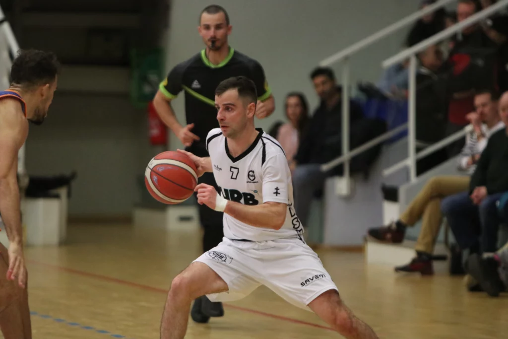 L'Union Rennes Basket renverse Mulhouse pour sa dernière à domicile.