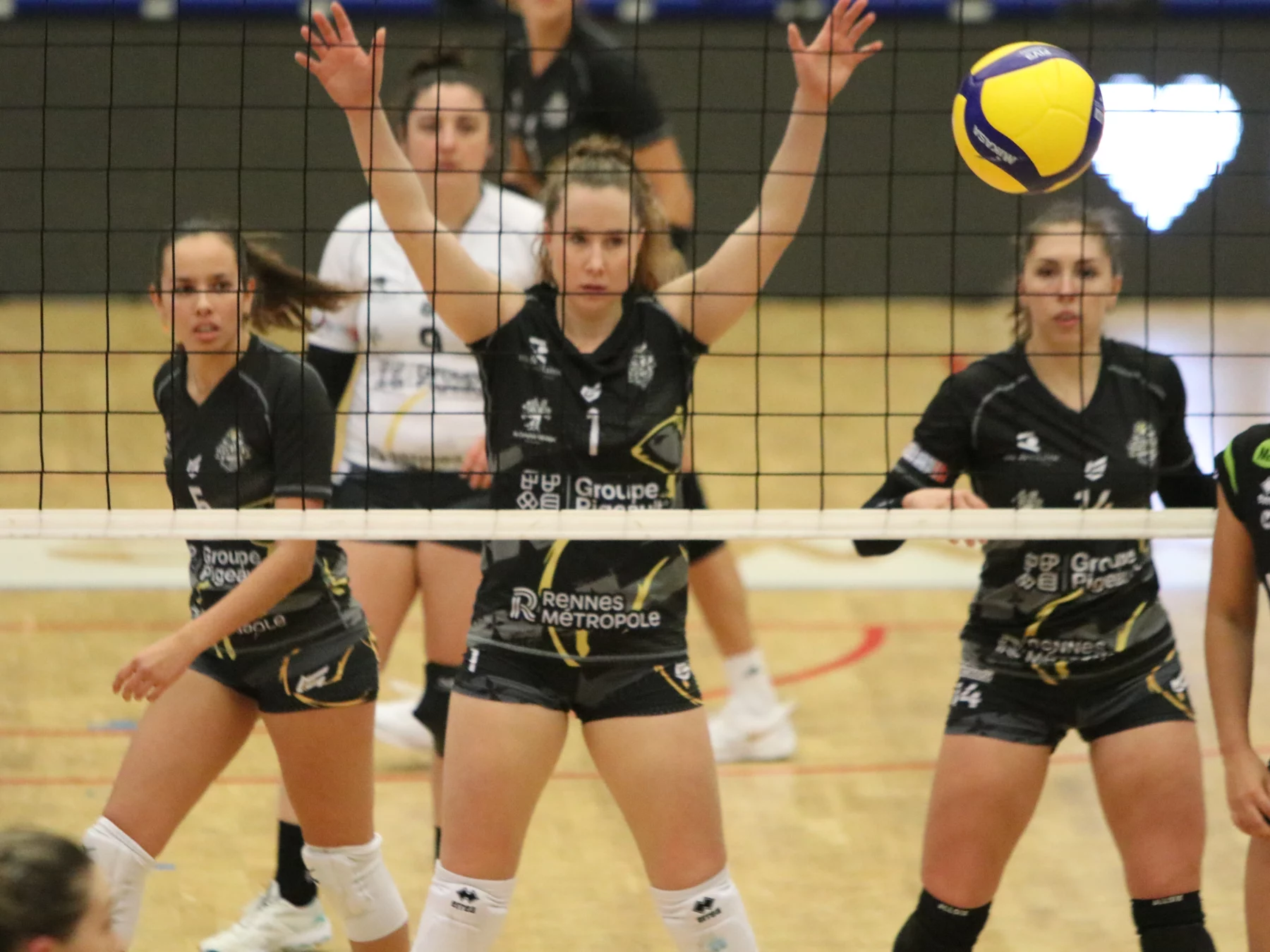 Le dernier match face à Calais sera décisif pour les filles du REC Volley.