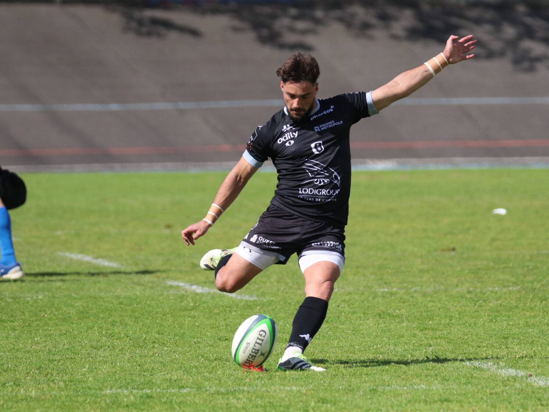 Au terme d'un match disputé, le REC Rugby se qualifie pour les demi-finales !