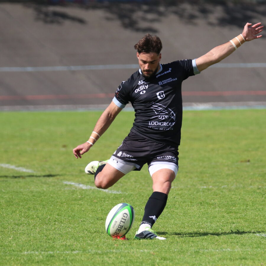 Au terme d'un match disputé, le REC Rugby se qualifie pour les demi-finales !