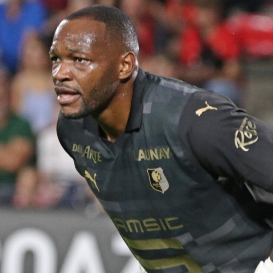 Mandanda encore décisif à Paris malgré la défaite