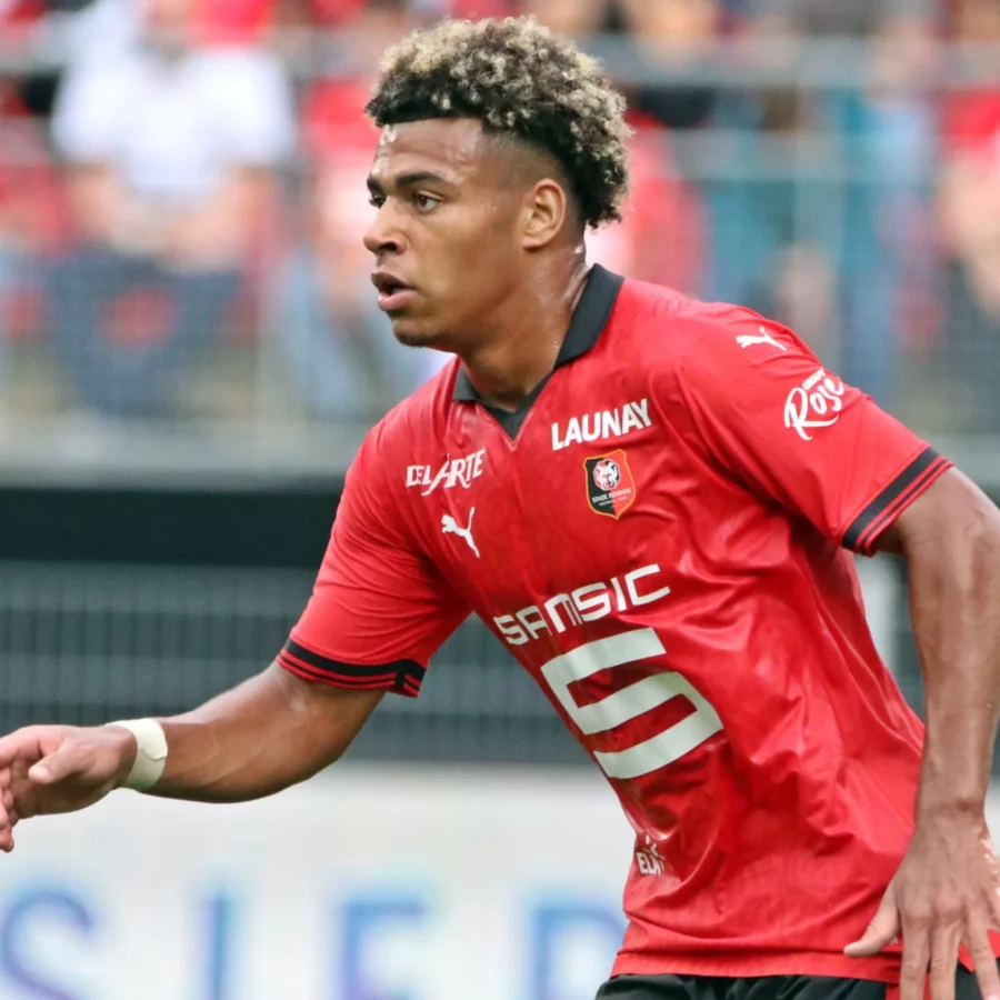 Désiré Doué s'engage avec le PSG.