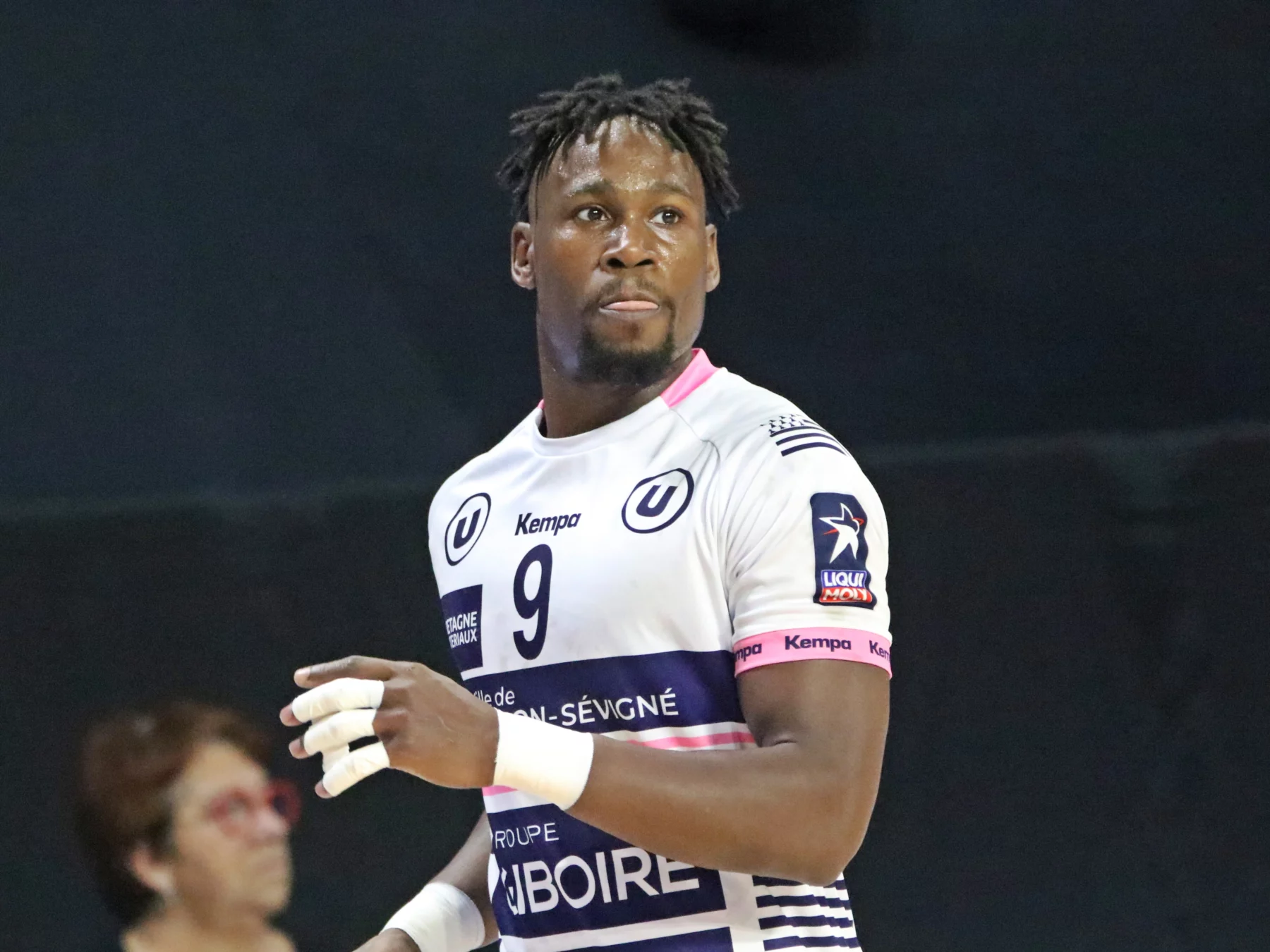 Théophile Caussé blessé et absent 4 mois.