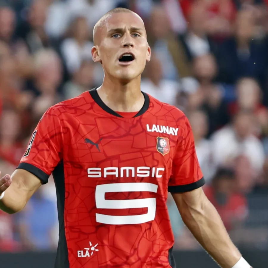 Leo Ostigard arrive du Napoli.