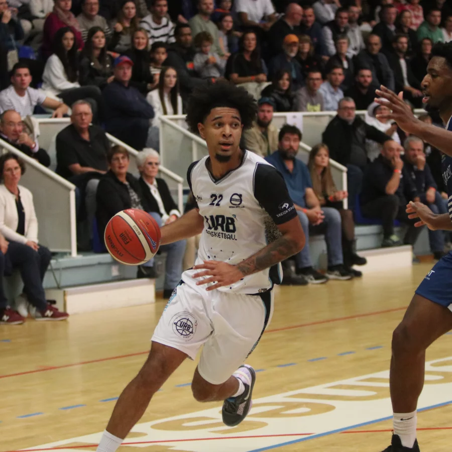 L'URB s'impose dans le derby.