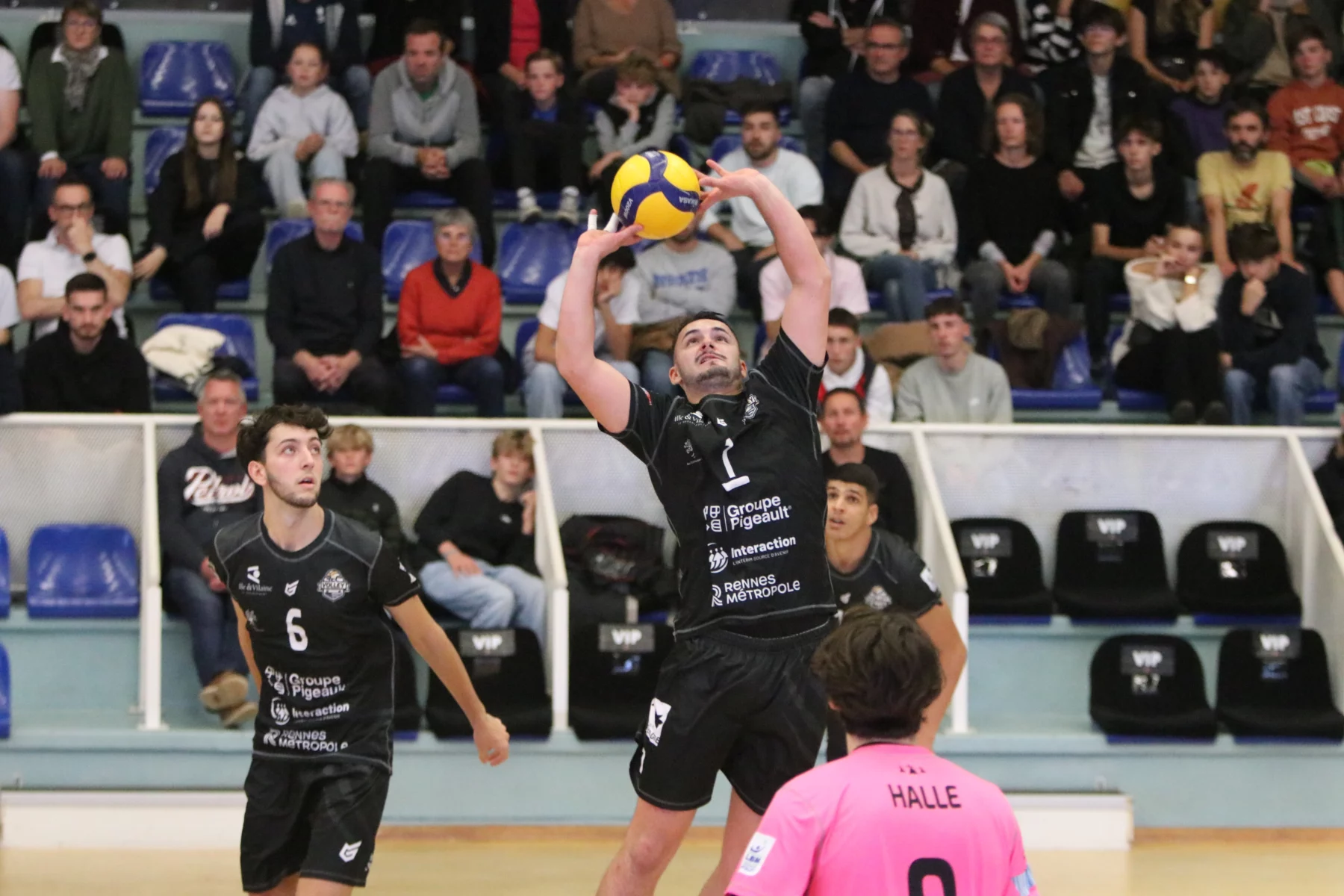 Le REC Volley s'impose à Amiens.