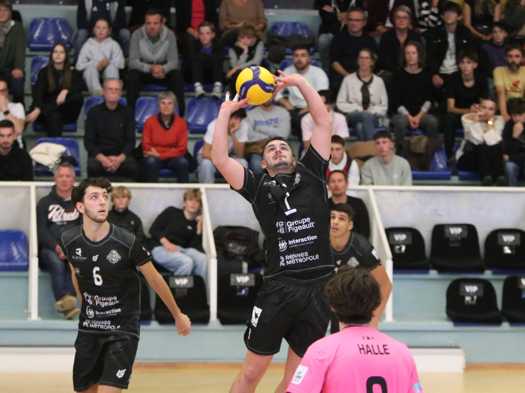 Le REC Volley s'impose à Amiens.