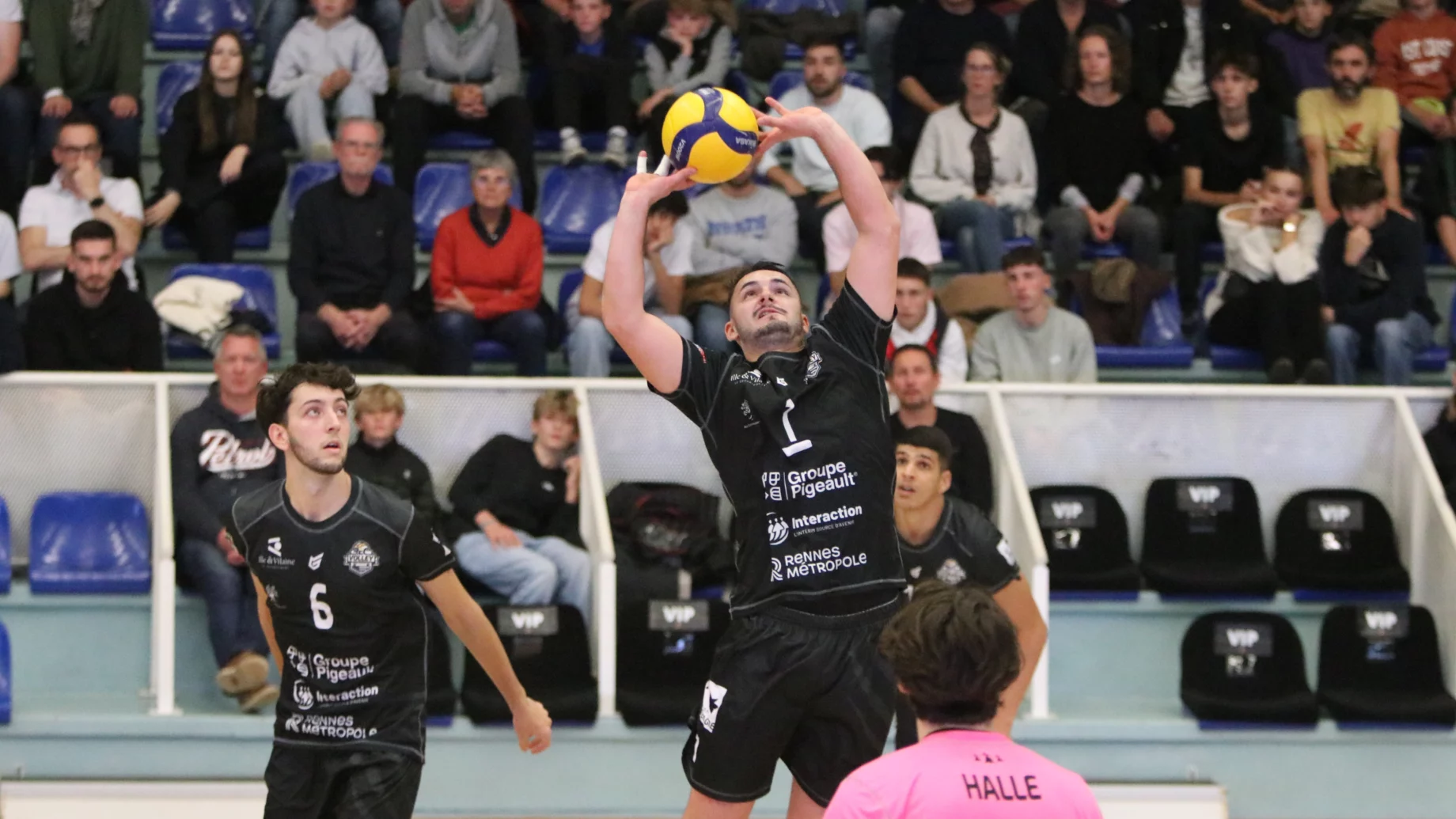 Le REC Volley s'impose à Amiens.