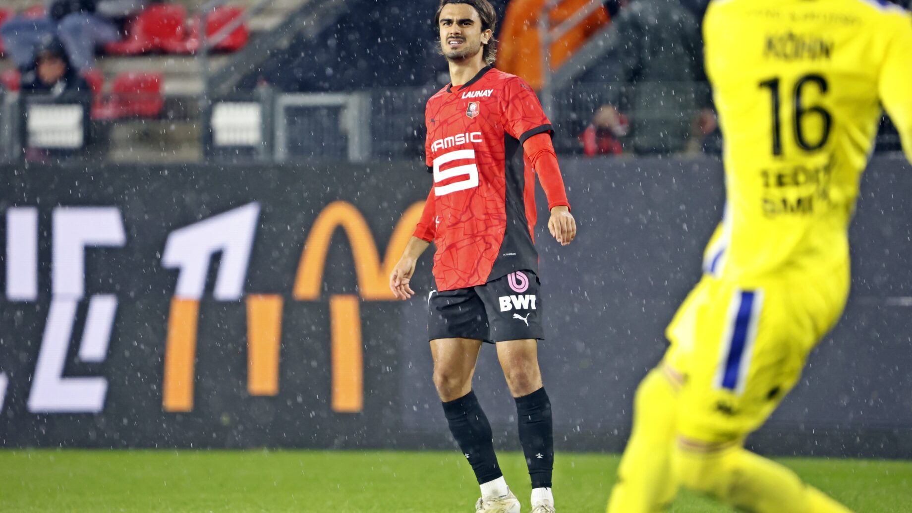 Jota sous la pluie