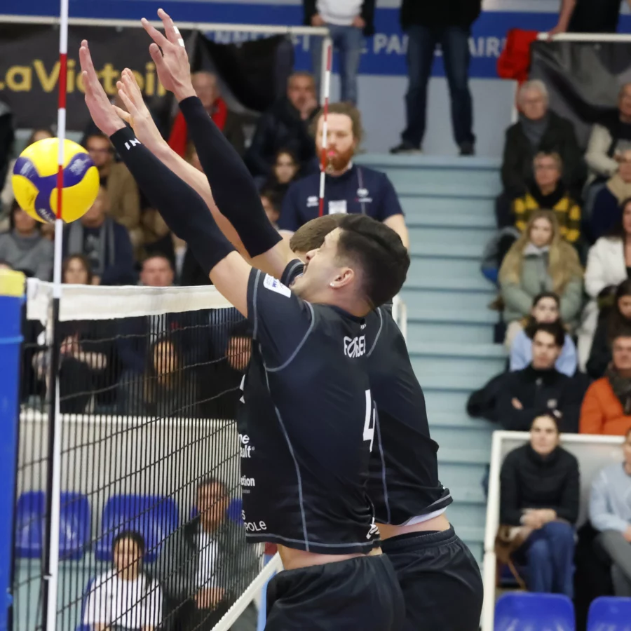 Le REC Volley s'impose contre Vincennes.