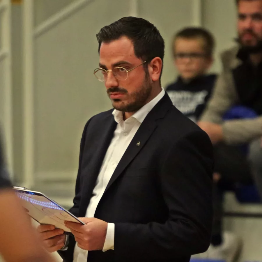 Bastien Demeuré au coaching.