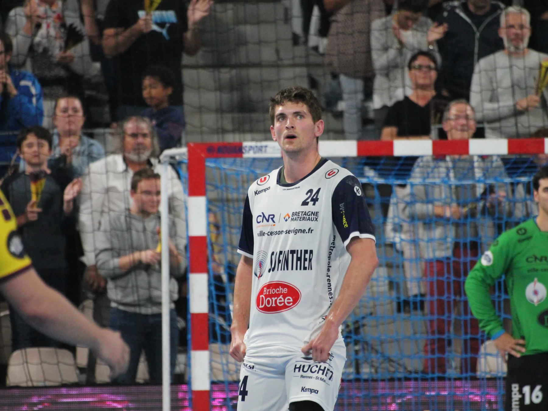 Simon Ooms de retour