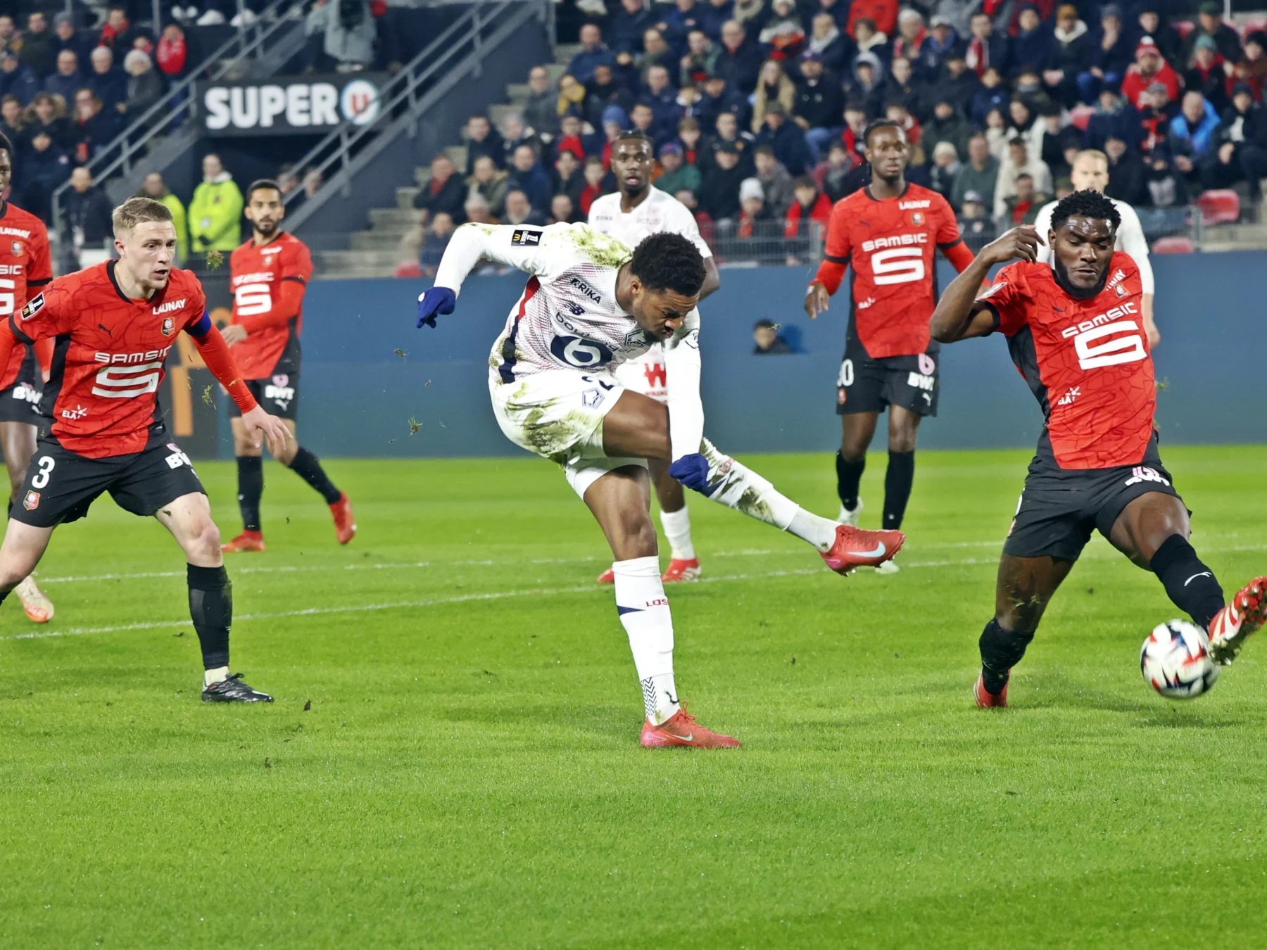 Lilian Brassier au tacle