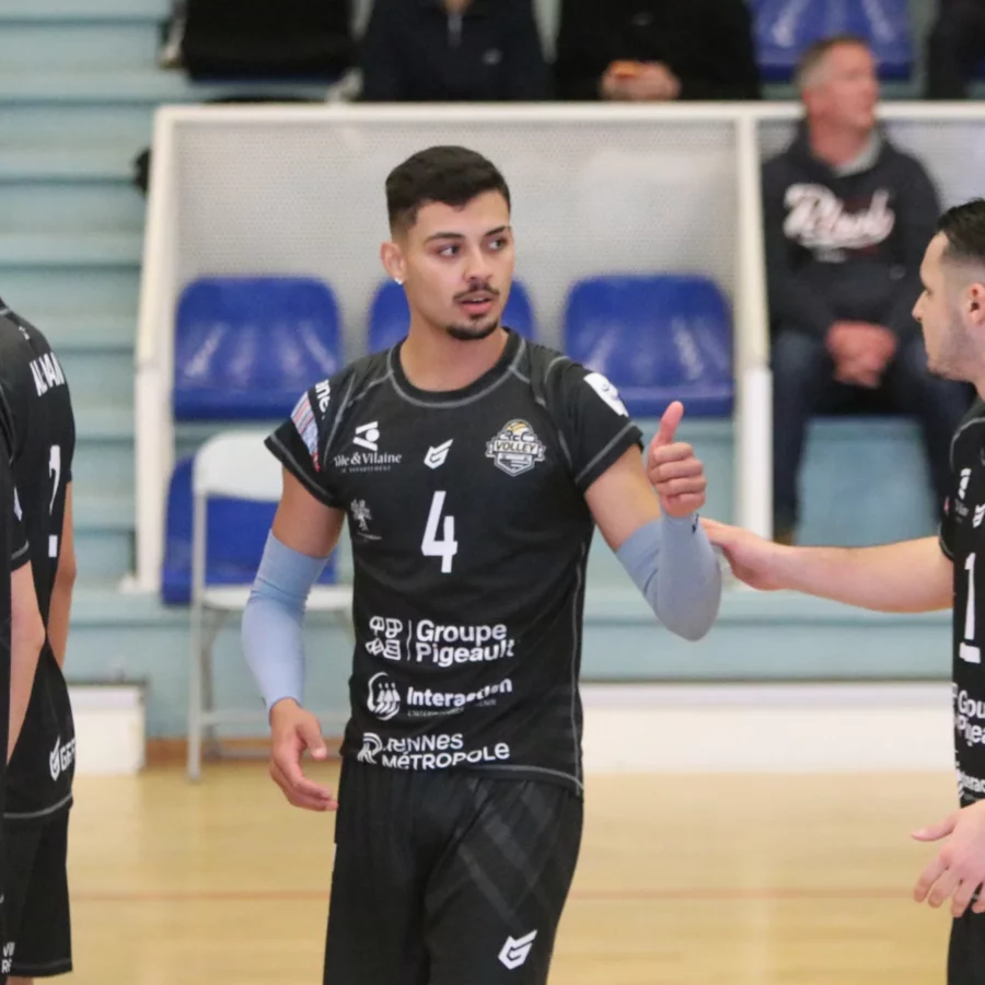 Non sans mal, le REC Volley s'impose contre Amiens.