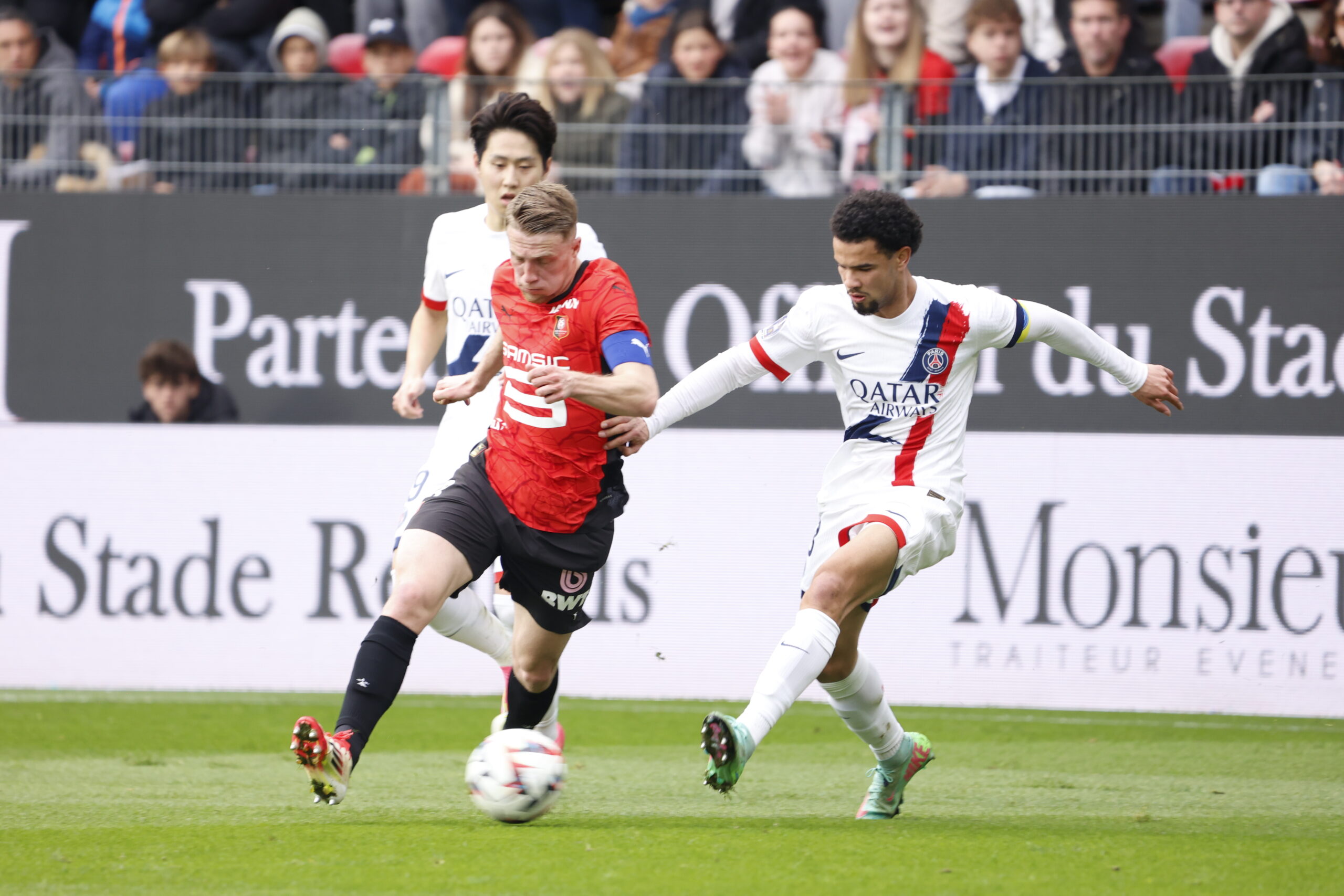 Le Stade Rennais craque en fin de match contre Paris.