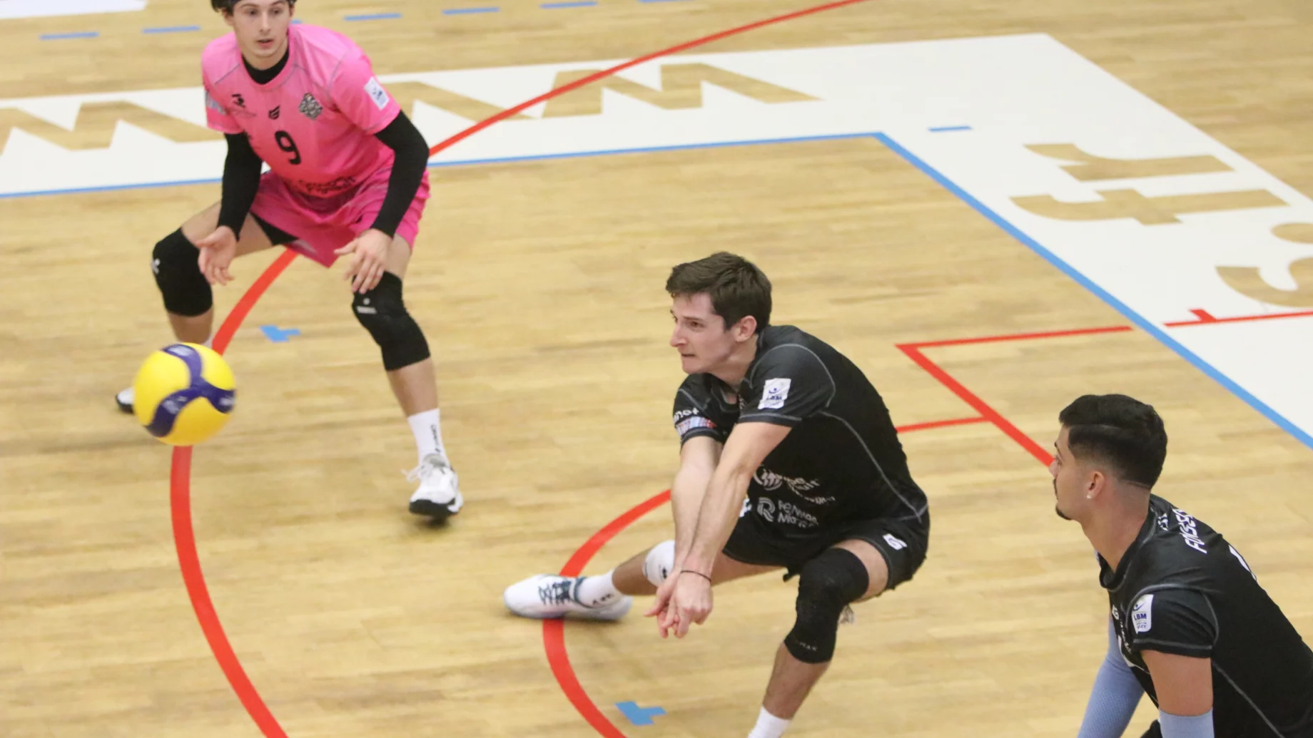 Le REC Volley reprend le fauteuil de leader.