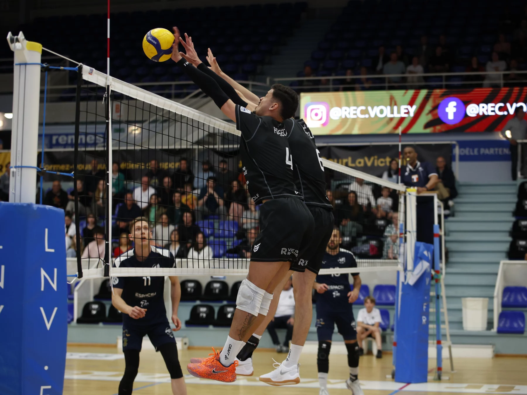 Le REC Volley s'impose face à Conflans.