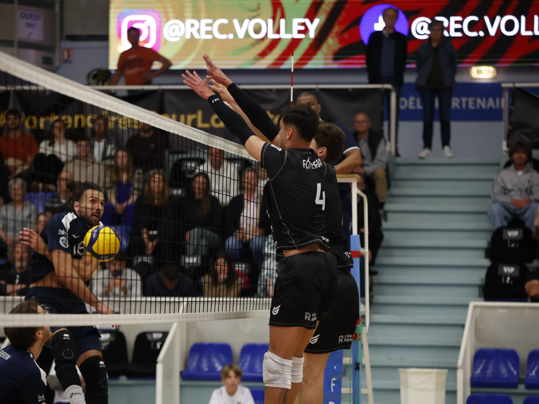 Le REC Volley frappe un grand coup à Harnes !