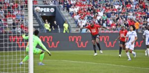 Seko Fofana de volée