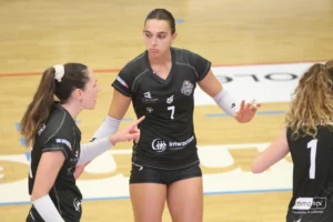 Quatrième victoire en quatre matchs de play-downs pour les filles du REC Volley.