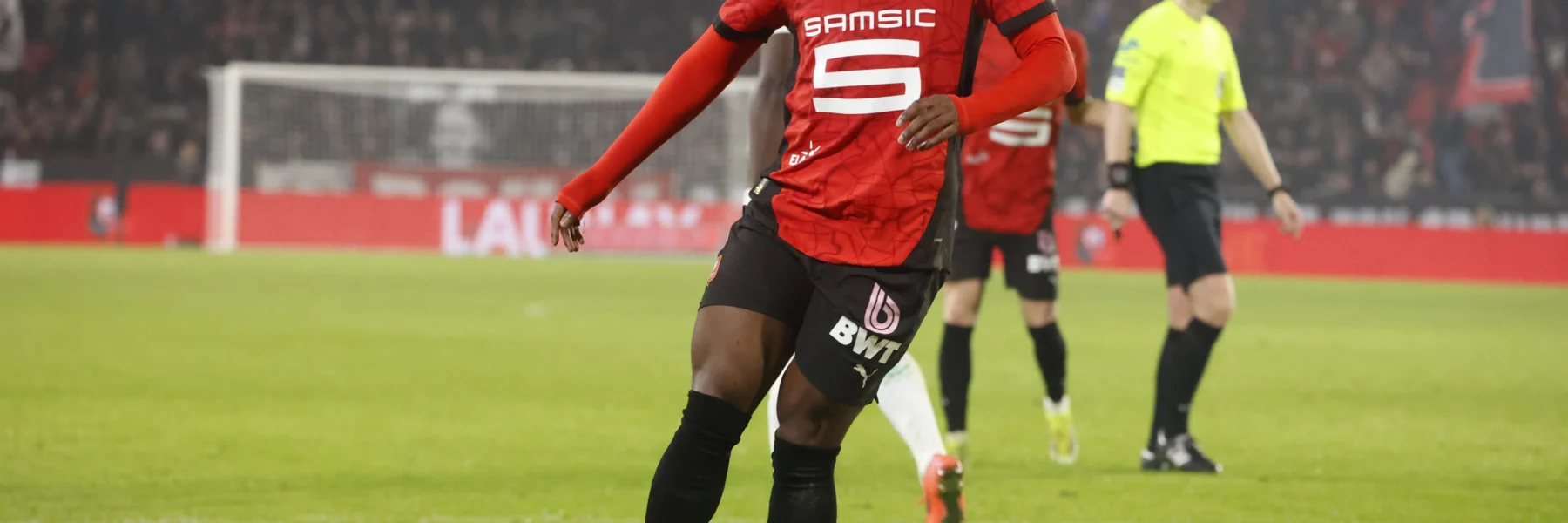 Le Stade Rennais réussit sa dernière à domicile contre Nice.