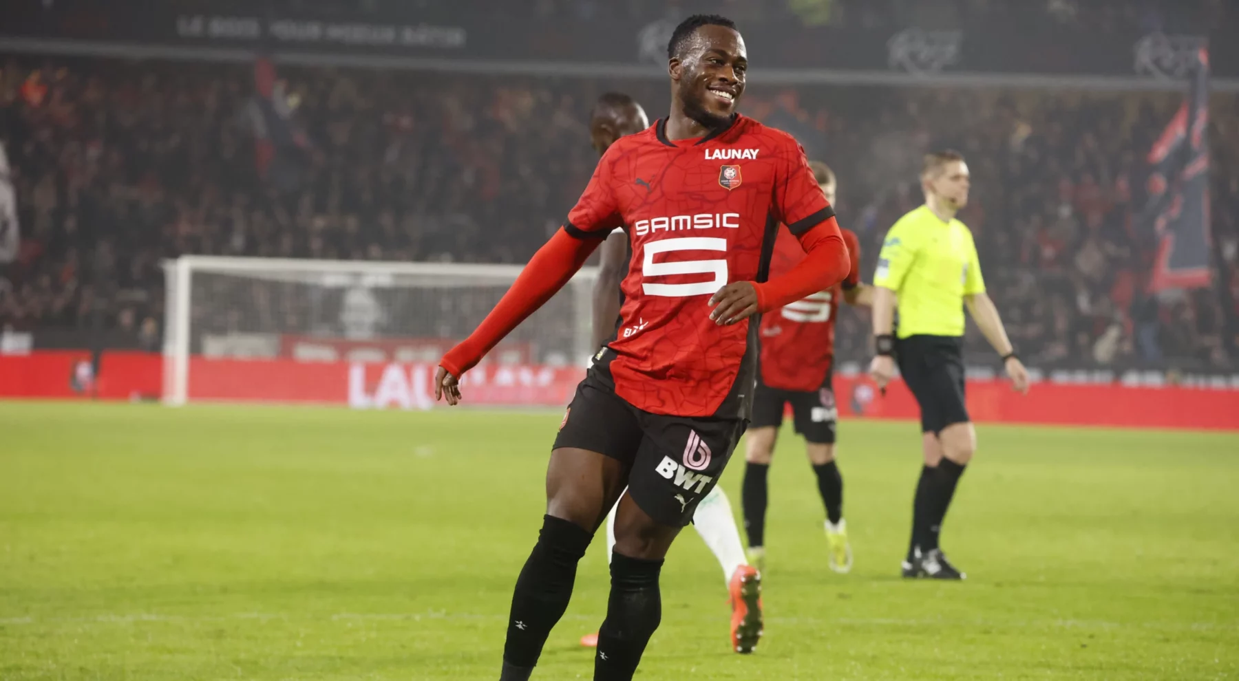 Le Stade Rennais réussit sa dernière à domicile contre Nice.