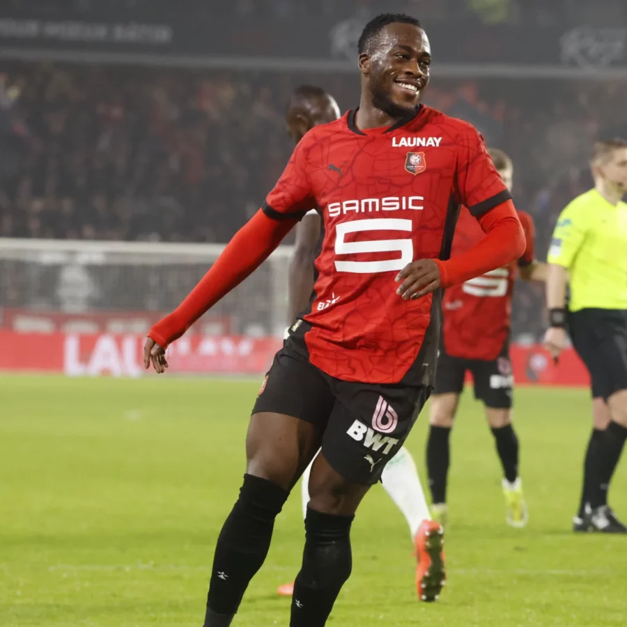 Le Stade Rennais réussit sa dernière à domicile contre Nice.