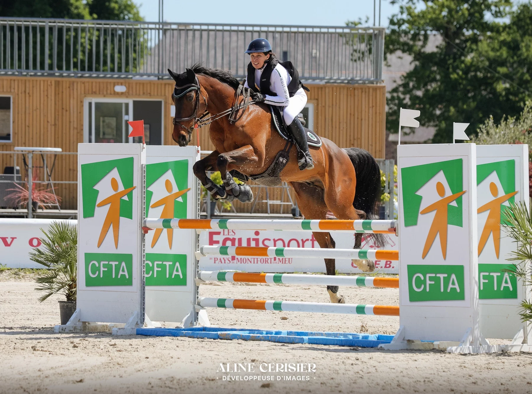 Publi Ecurie de l'Olympe.