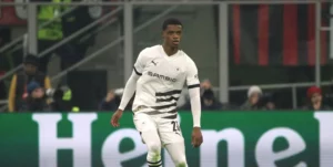 Warmed Omari s'engage avec Hambourg.