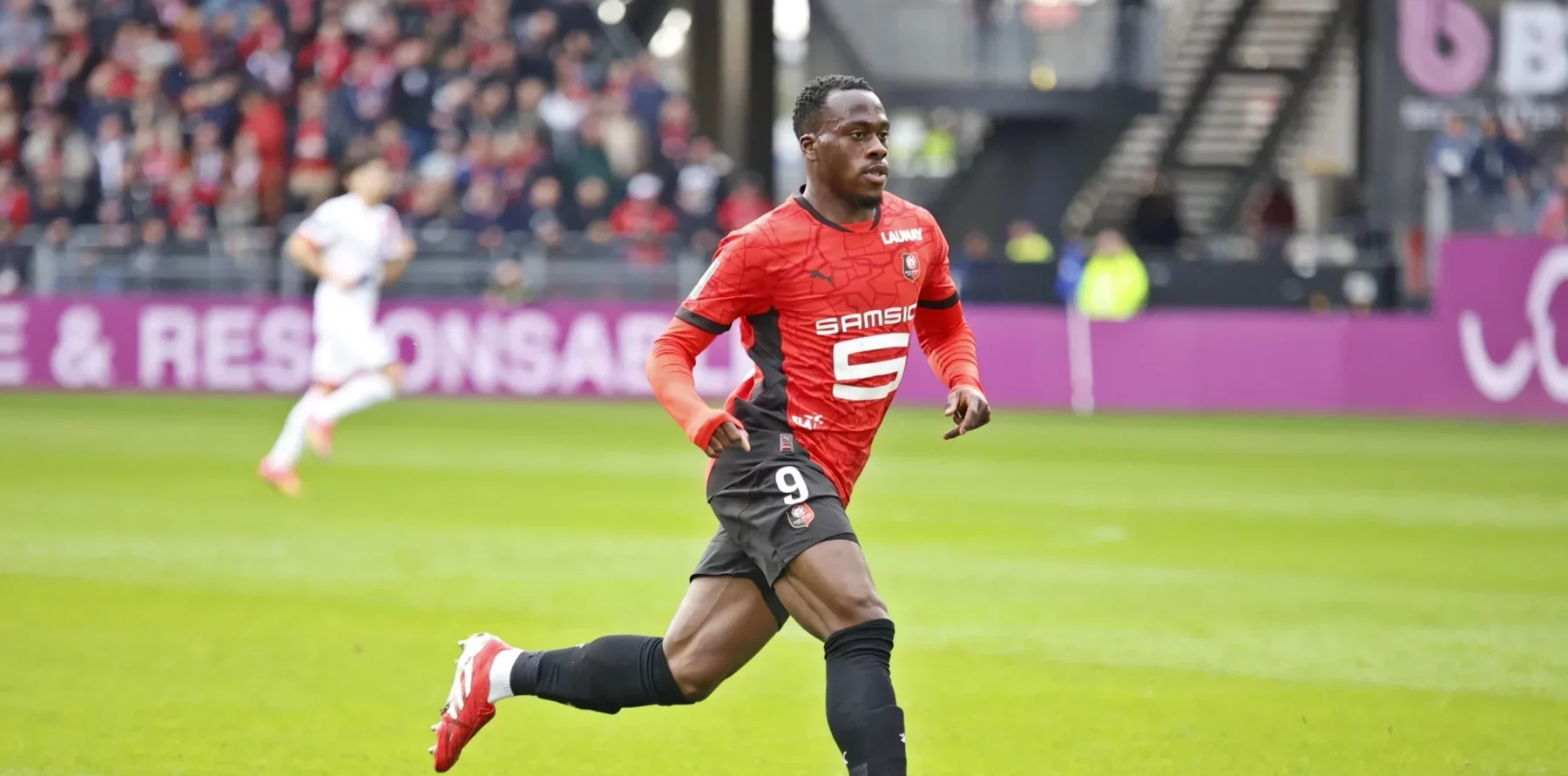 Après trois saisons en Bretagne, Arnaud Kalimuendo quitte le Stade Rennais.