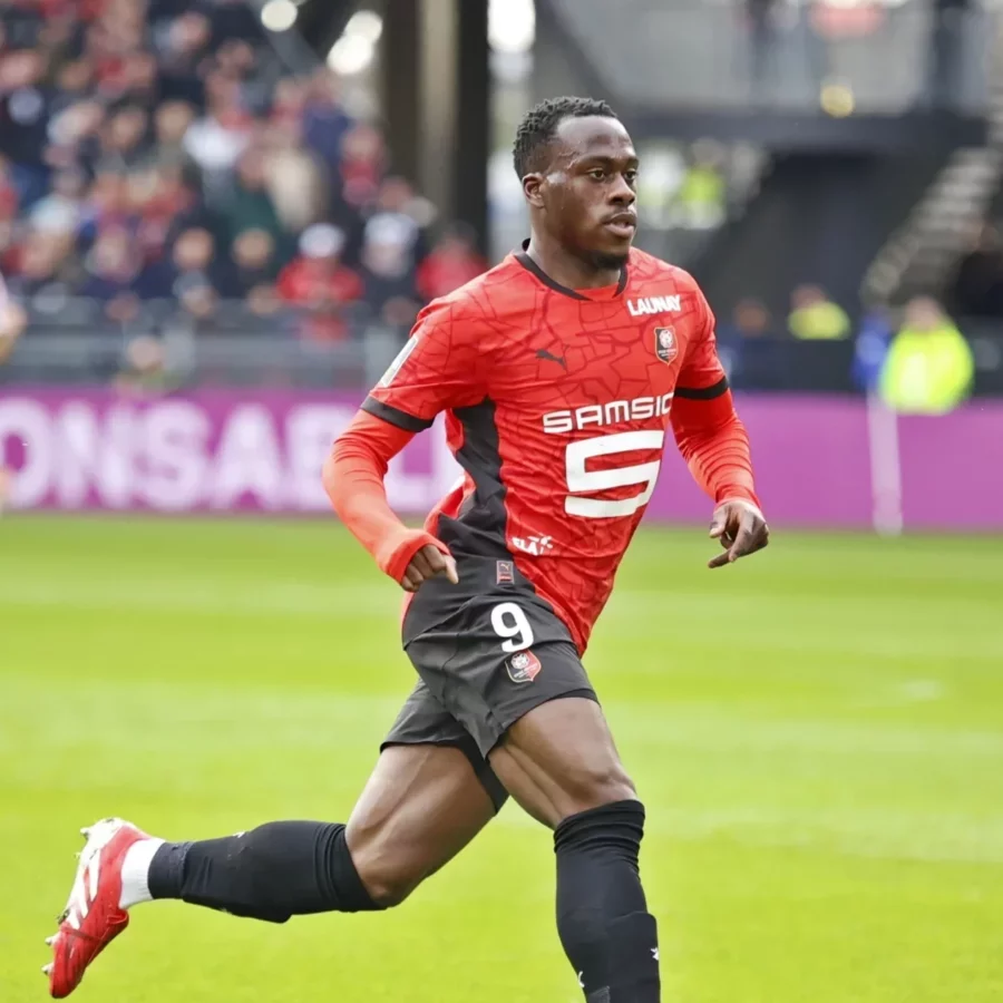 Après trois saisons en Bretagne, Arnaud Kalimuendo quitte le Stade Rennais.
