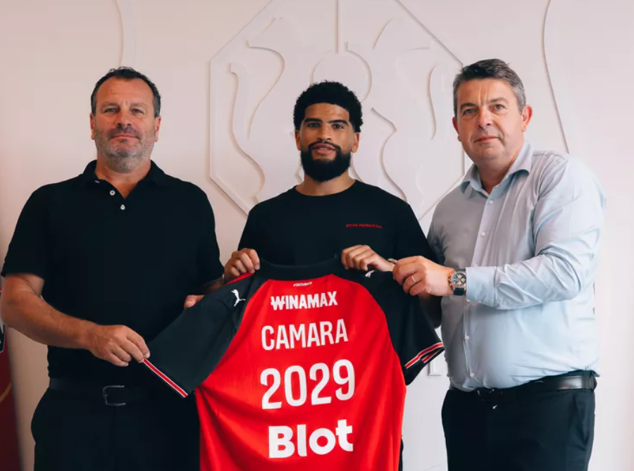Mahdi Camara s'engage avec le Stade Rennais.