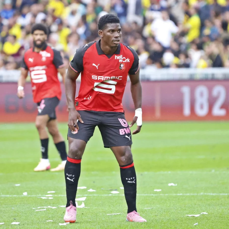 Papier Breel Embolo.
