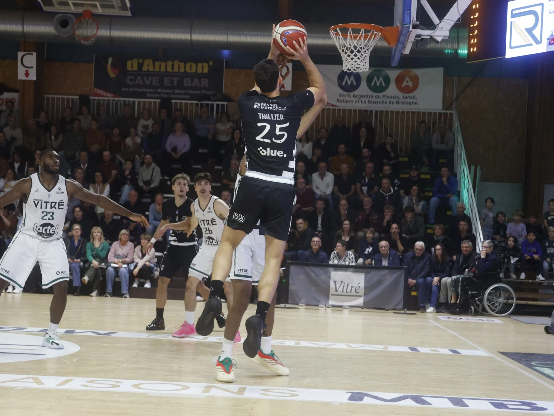 L’URB finalement déclarée vainqueure du derby arrêté à Vitré !