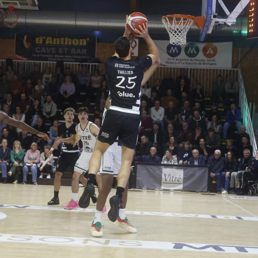 L’URB finalement déclarée vainqueure du derby arrêté à Vitré !