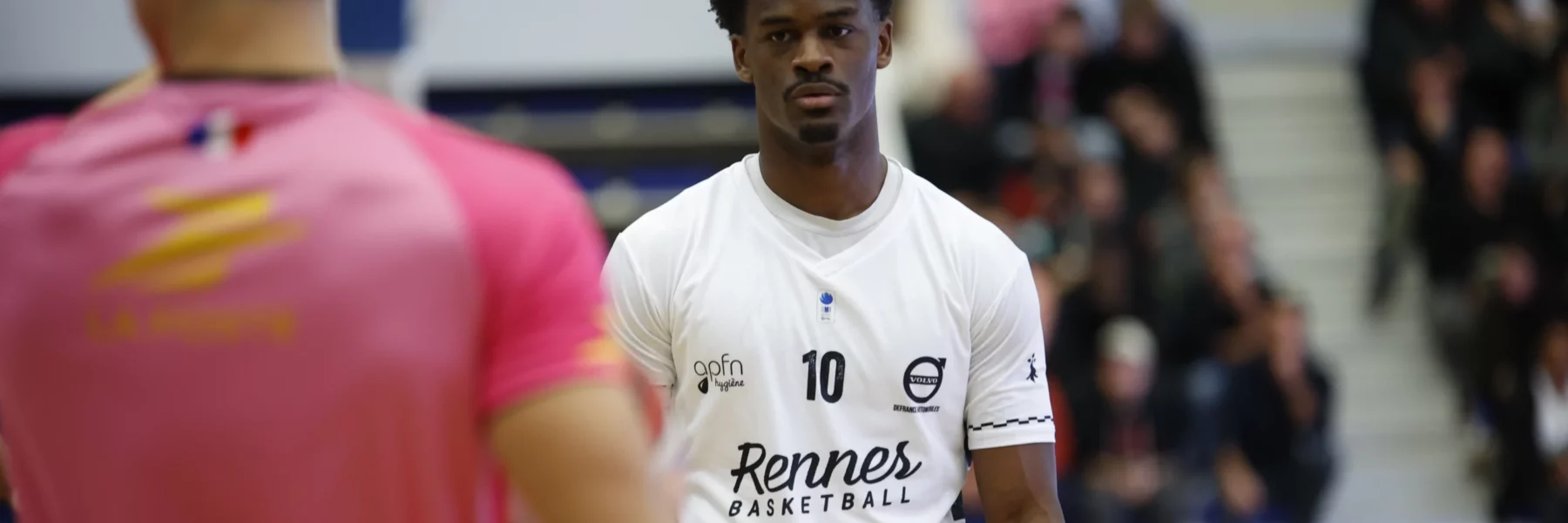 Zyon Dobbs vient renforcer l'effcetif "Noir et Blanc".