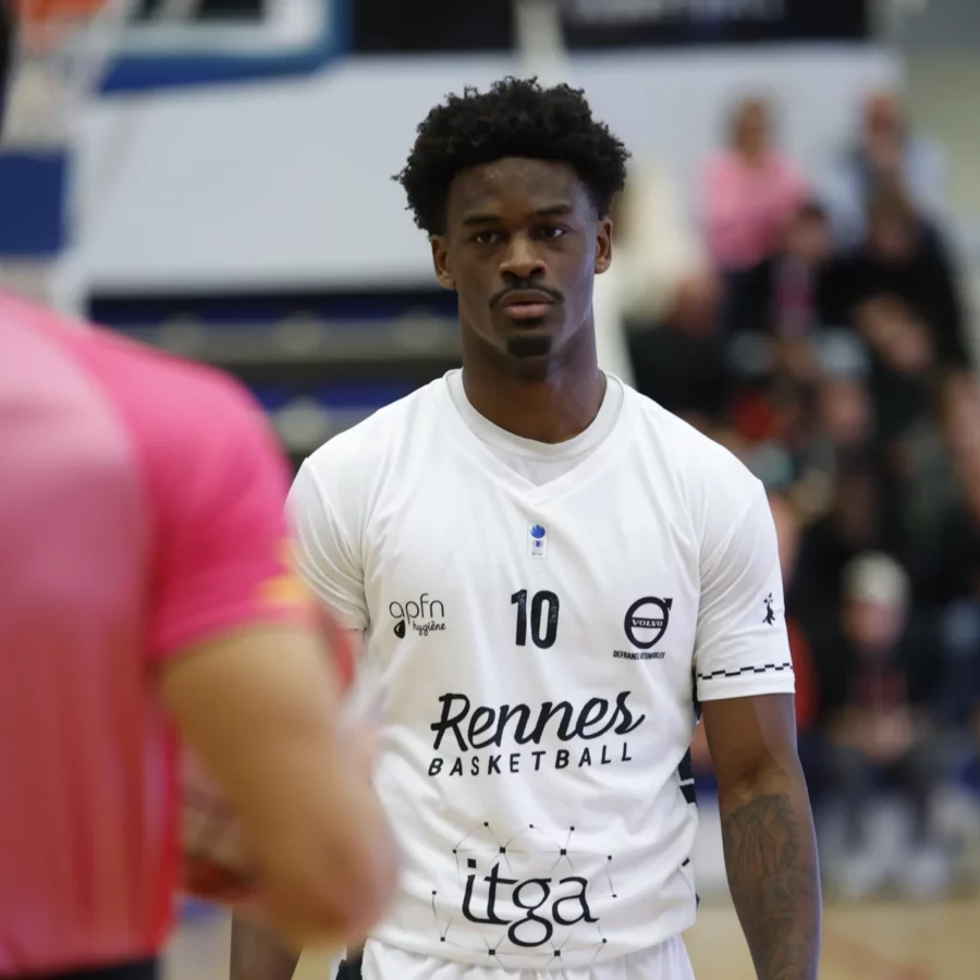 Zyon Dobbs vient renforcer l'effcetif "Noir et Blanc".