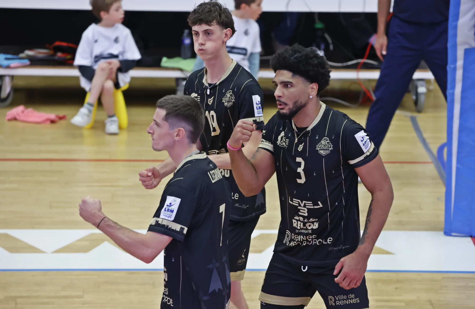 Le REC Volley assure face à France Avenir.