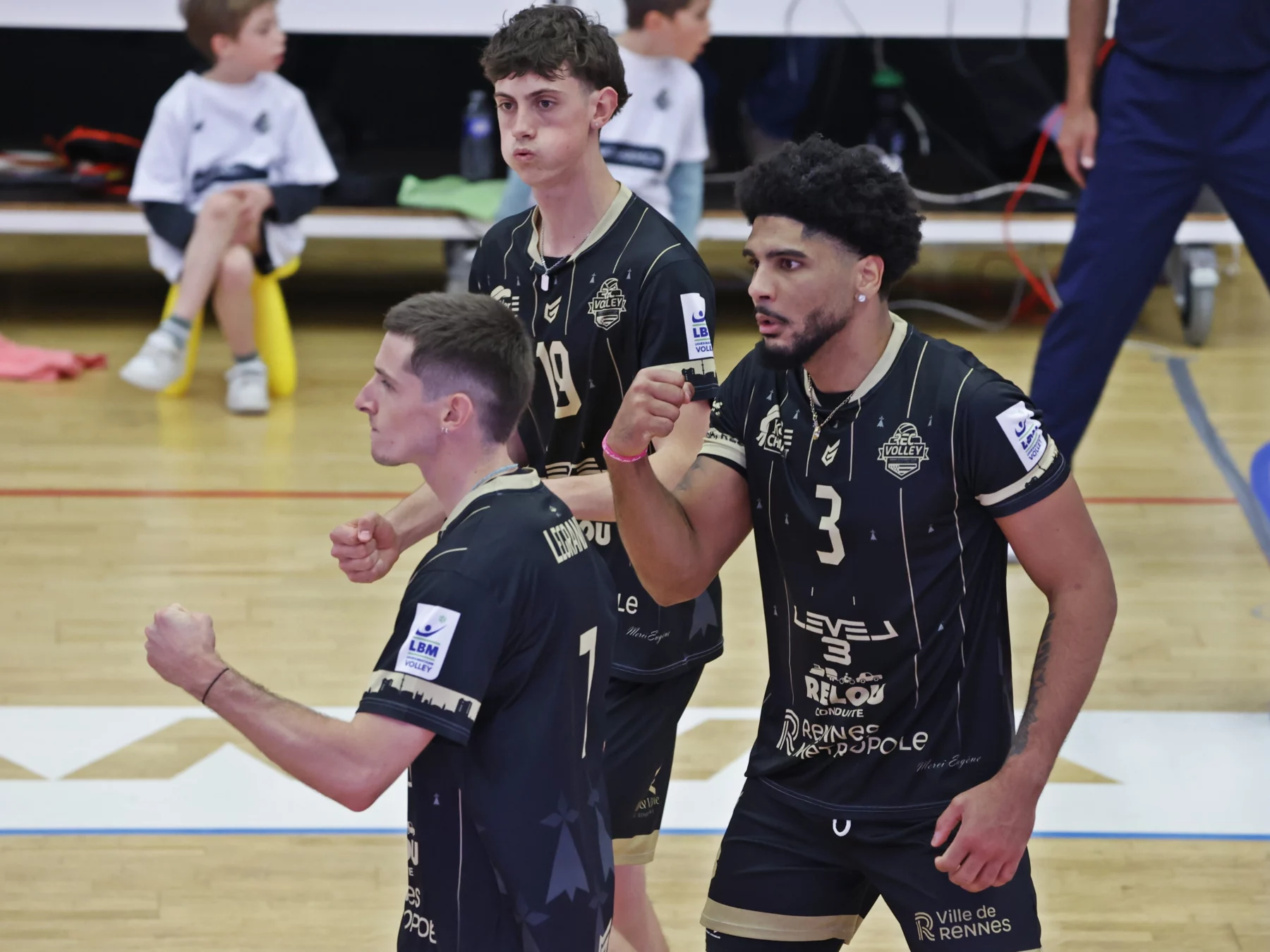 Le REC Volley assure face à France Avenir.