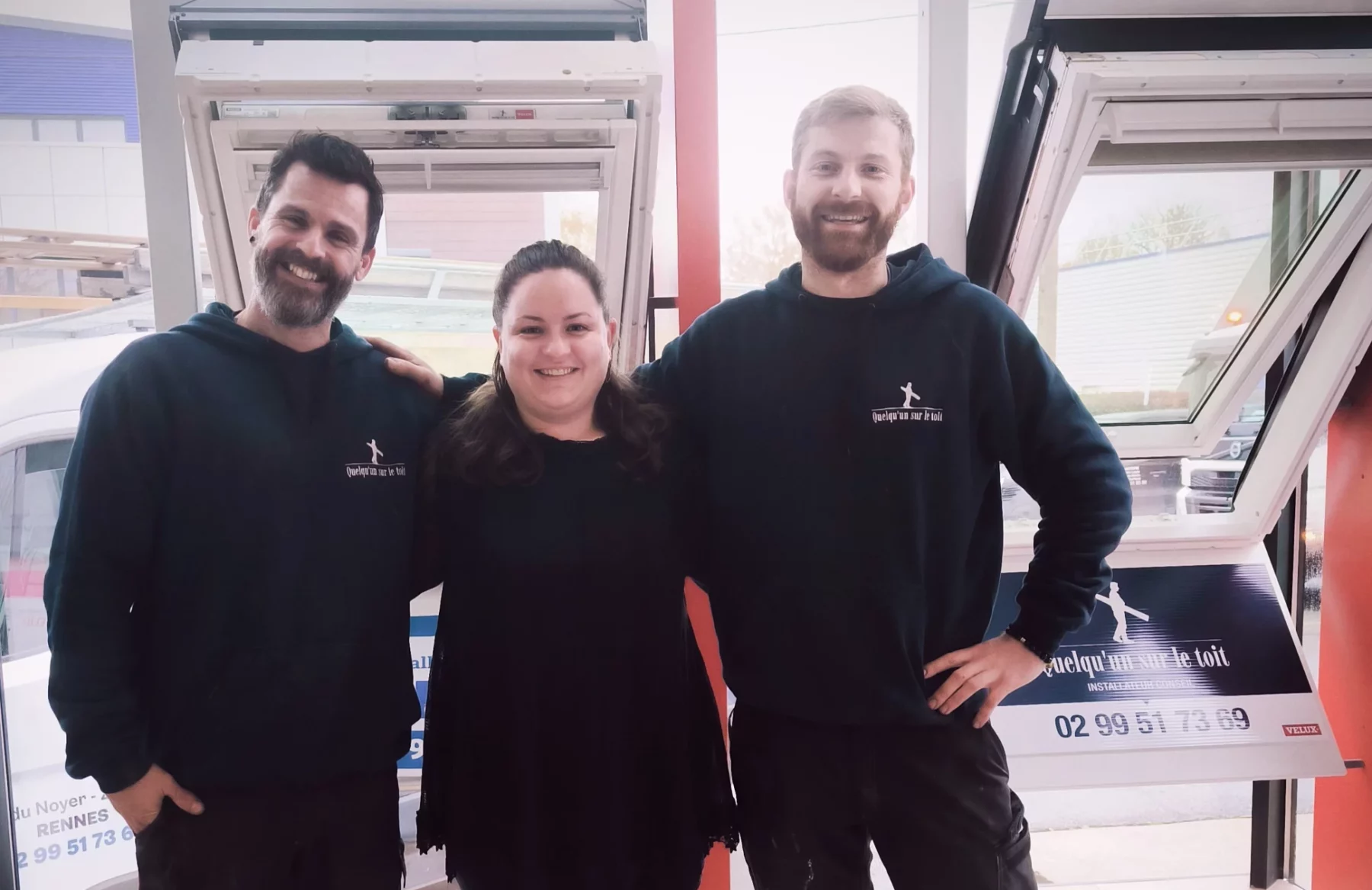 Publi Quelqu'un sur le toit.