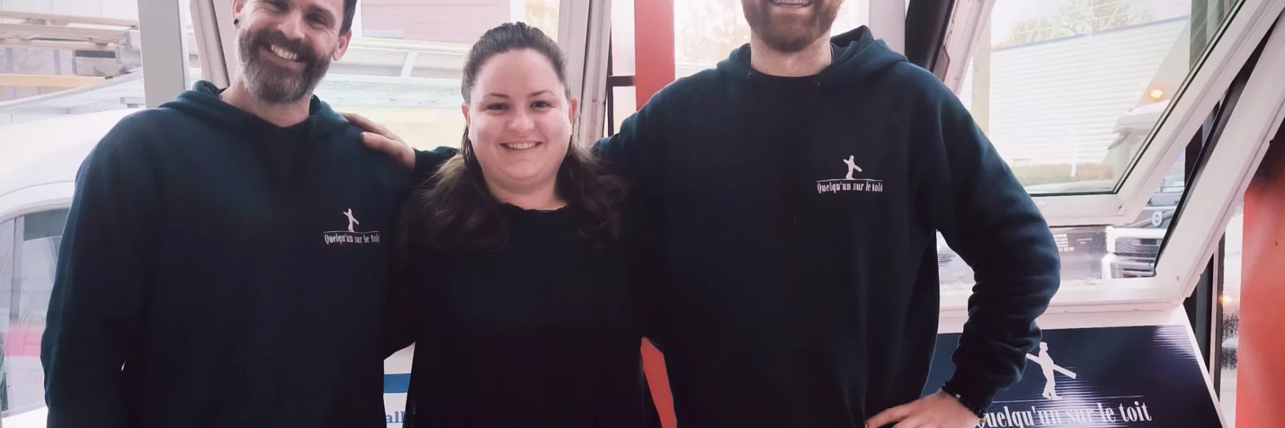 Publi Quelqu'un sur le toit.