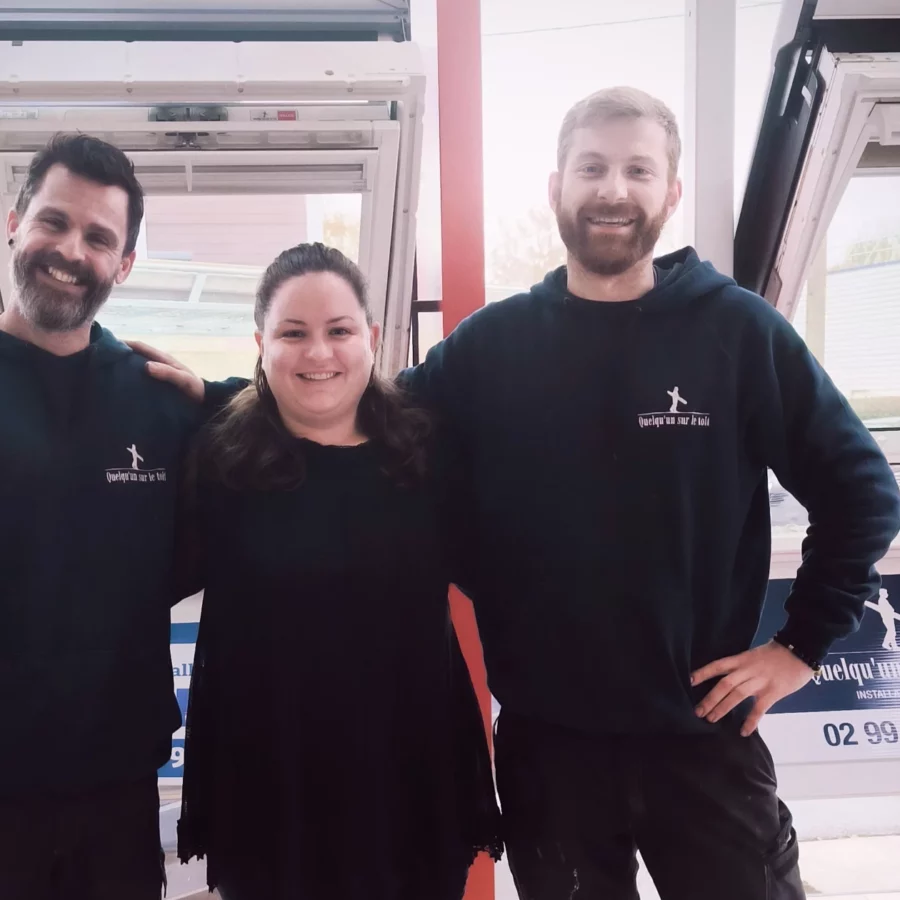 Publi Quelqu'un sur le toit.