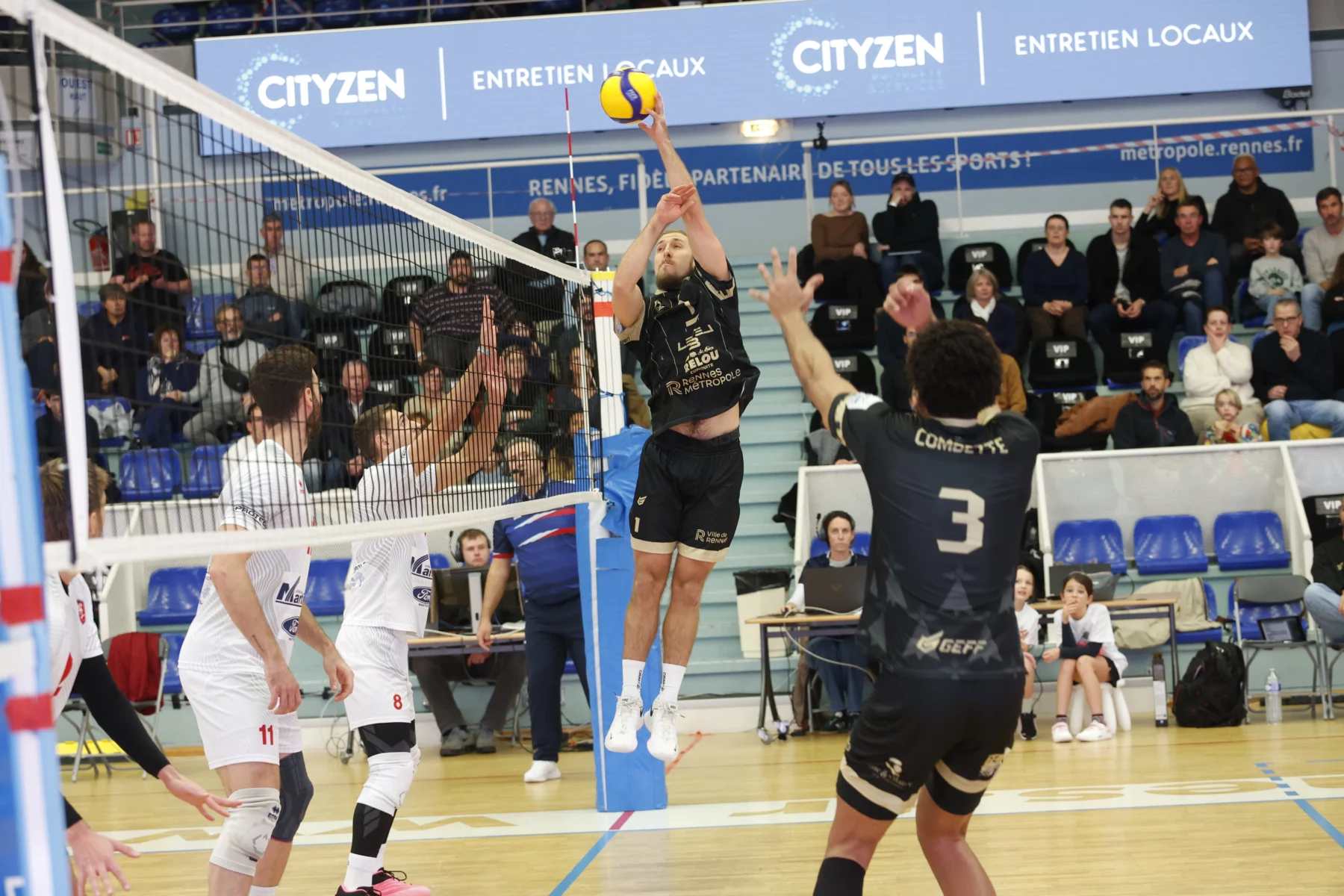 Le REC Volley battu par Martigues.