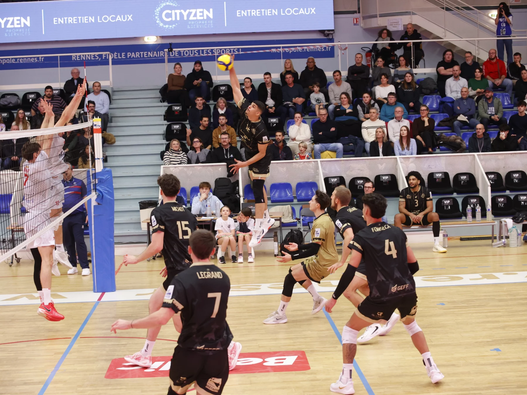 Le REC Volley change de pointu.