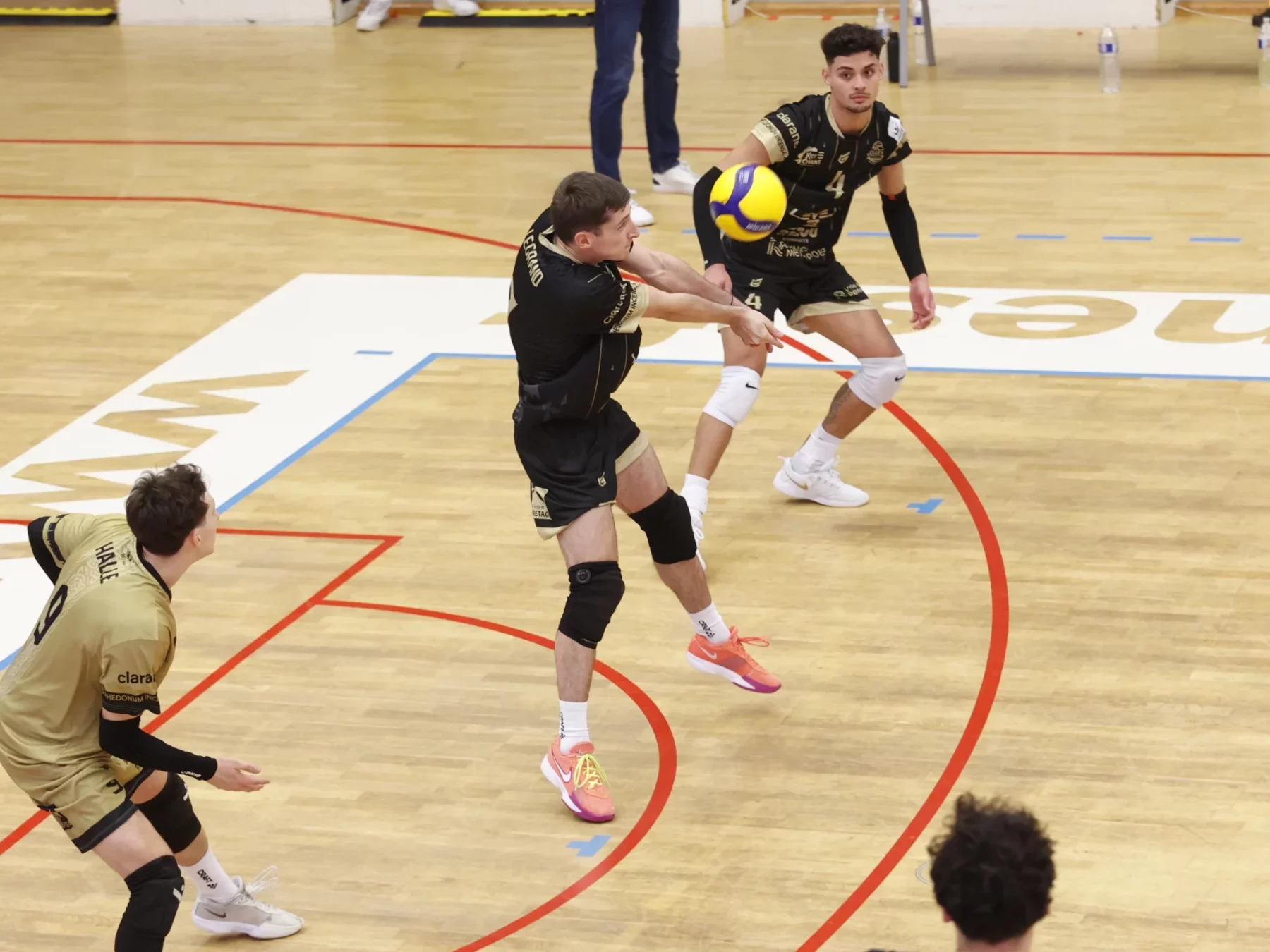 Le REC Volley termine l’année sur un revers logique contre Royan.