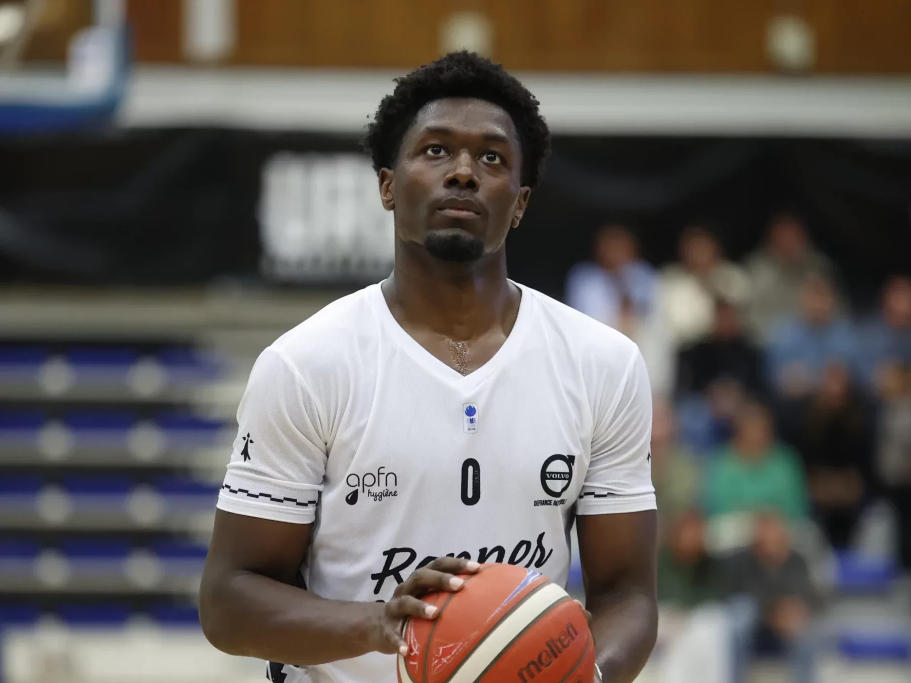 Portrait d'Hugo Kamdem.