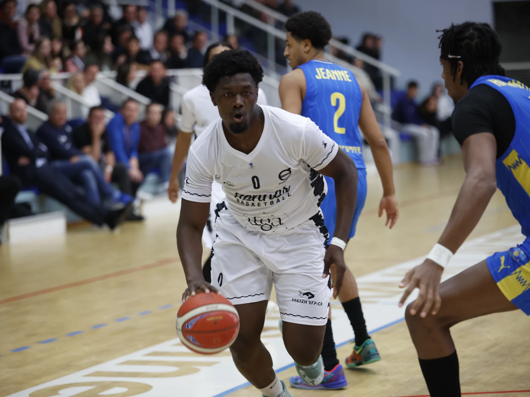 L’URB battue à l’usure par Tours