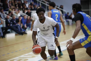 L’URB battue à l’usure par Tours