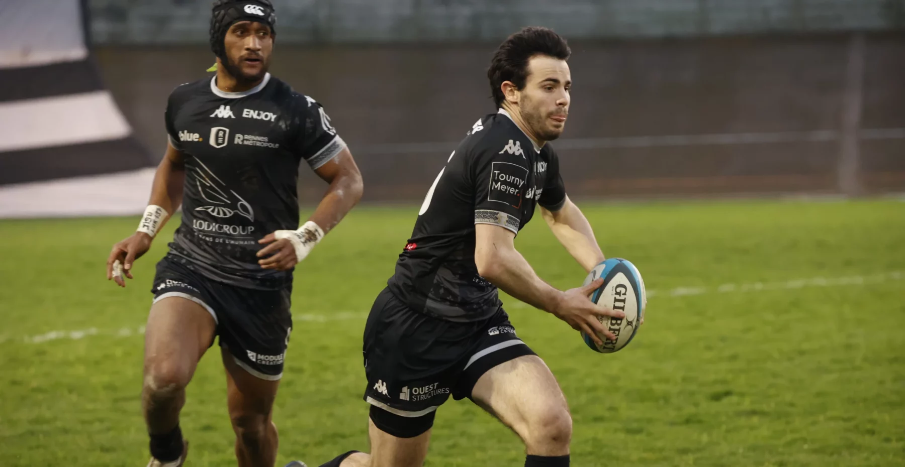 Le REC Rugby domine Marcq-en-Baroeul.