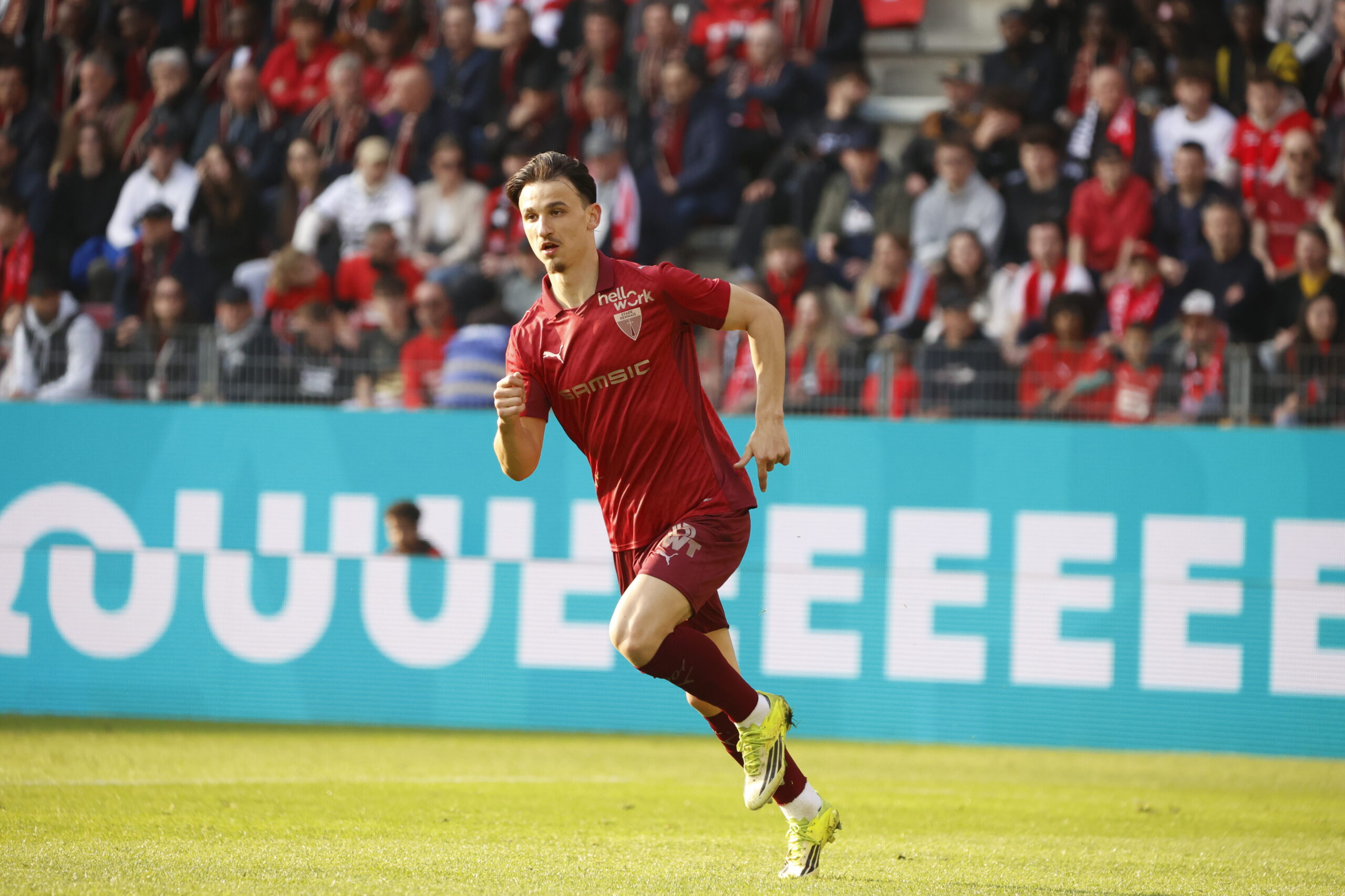 Football – Ligue 1 : Le Stade Rennais arrache un derby de folie à Brest (3-4)
